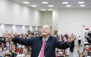 Служіння з єпископом Е. Маседо в Україні